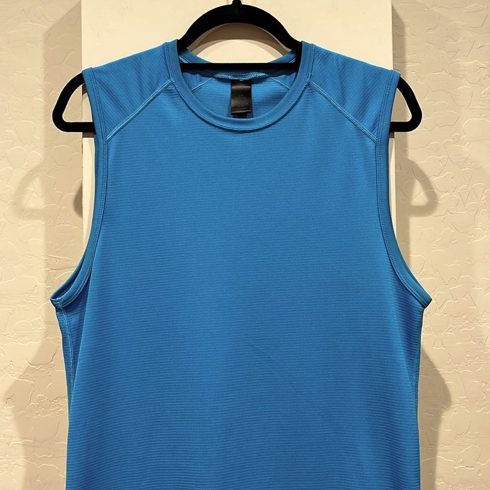 Structure muscle 💪 tank top - Size L/G - Fits like M